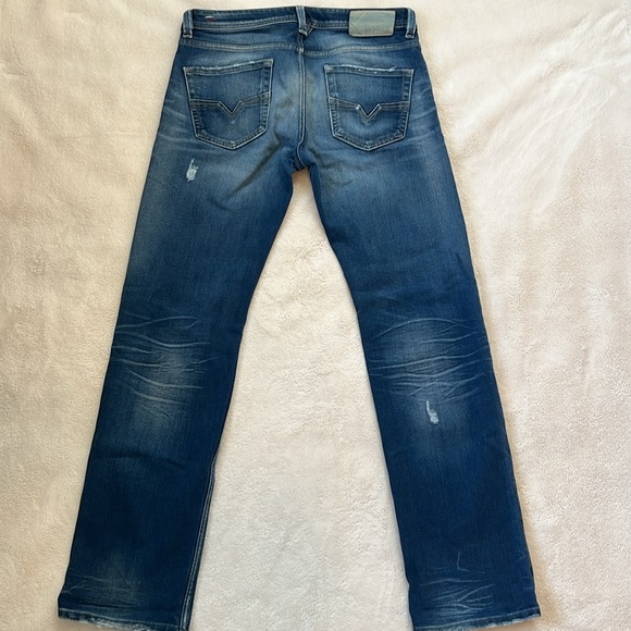 Diesel Larkee Regular Straight 0880R Jeans - distressed style - Picture 8 of 11